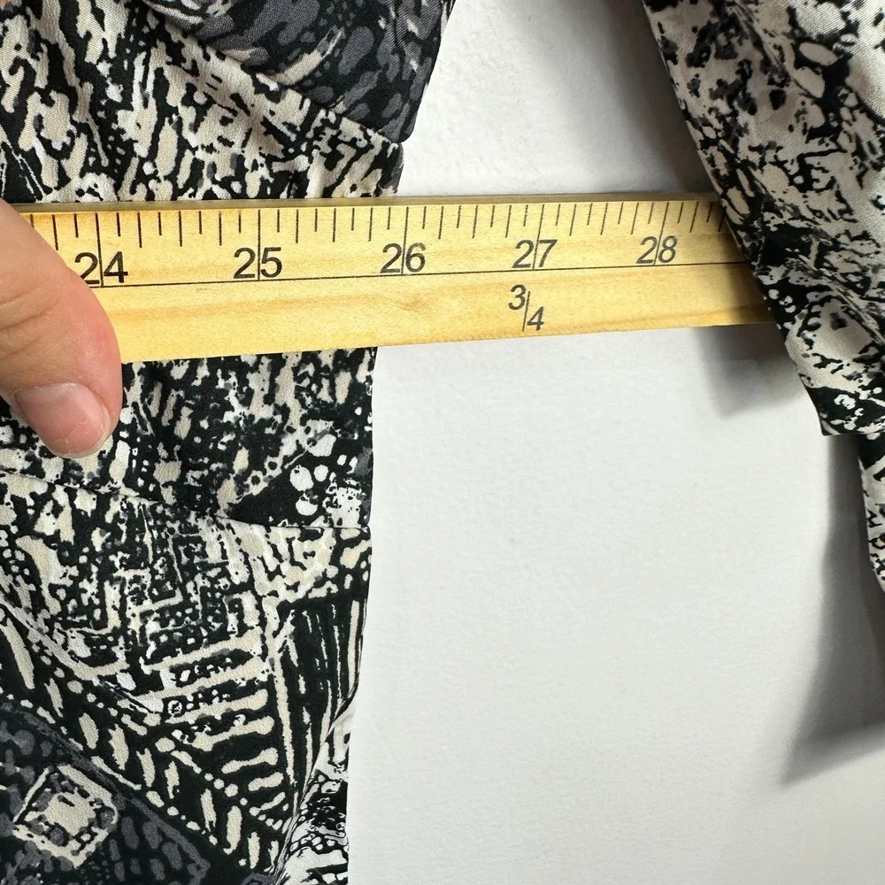 Erika Blouse 1X Black White Abstract Sequin V-Neck Boho Career Workwear Top - Picture 5 of 6